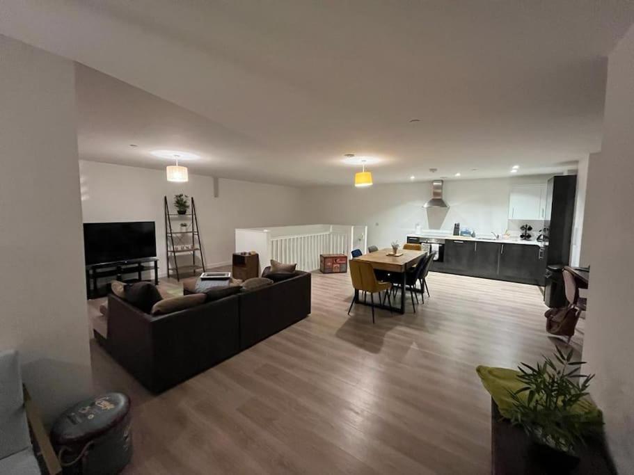 Bayard Luxe 2 Bedroom Penthouse Duplex Peterborough Esterno foto